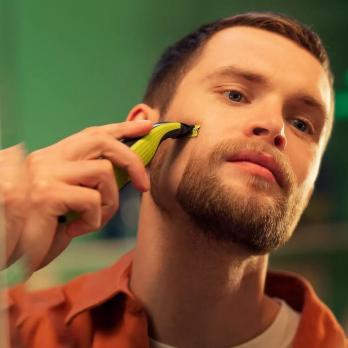 Триммер для бороды и усов Philips OneBlade QP2724