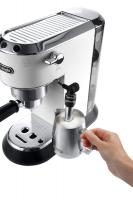 Рожковая кофеварка DeLonghi EC685.W