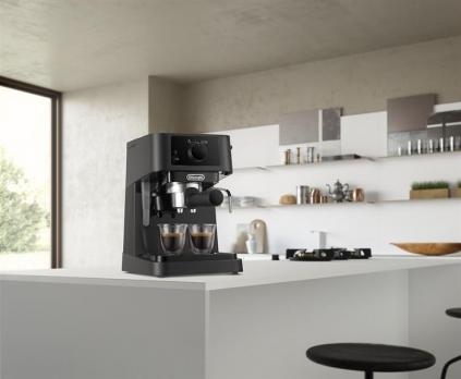 Кофеварка Рожковая DeLonghi EC230.BK
